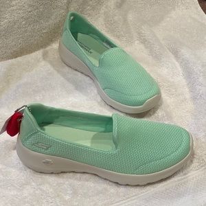 Skechers Go Walk Joy Sneakers